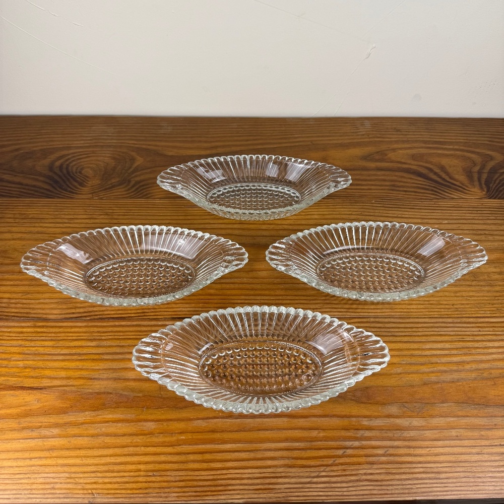 Vintage Clear Glass Dessert Bowls | Set of 4 Ribbed Oval Dishes | Mid-Century - Picture 6 of 10